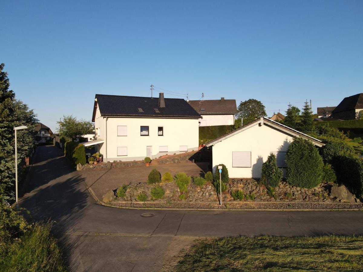 Ferienwohnung Zum Nuerburgring Munk Exterior foto